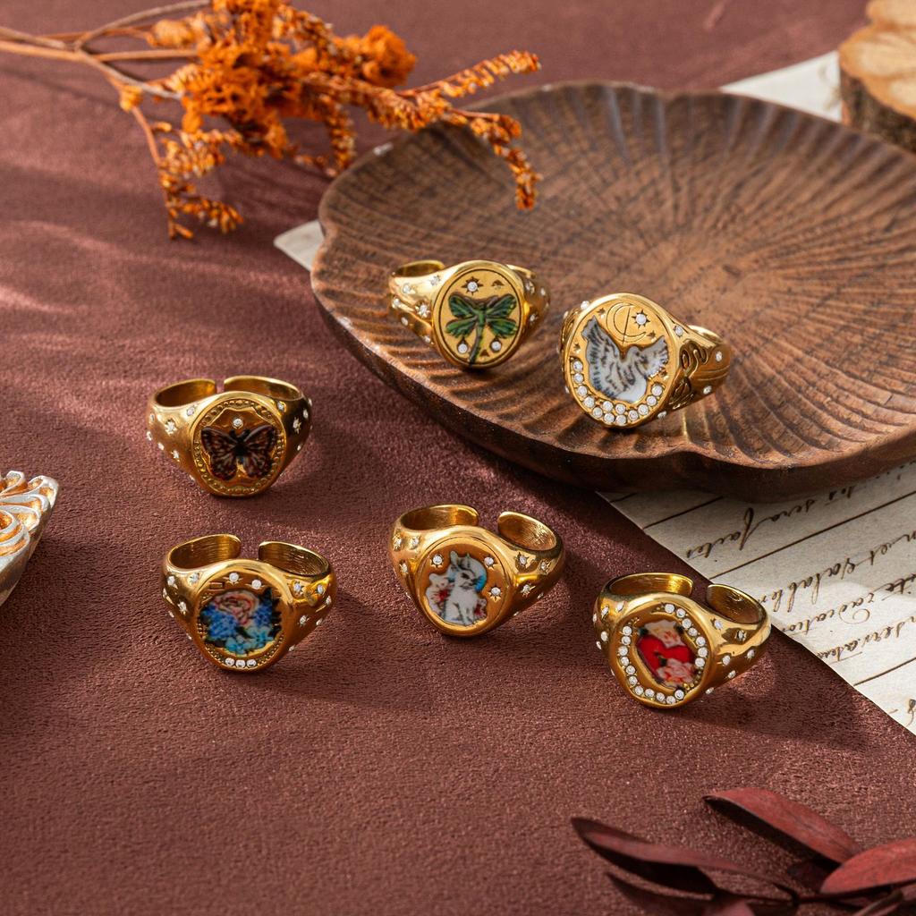 Acciaio al Titanio Moda Luce Lusso Sigillo Dipinto Anello Statement Farfalla Amore Coniglio Fiore Design Personalità Senso del Design Oro 18K