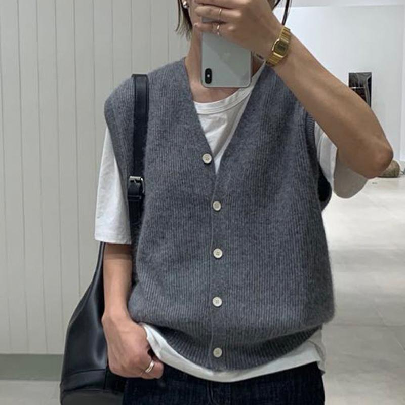 Women Cardigan Sweater Vest Loose Autumn And Winter Wool Knitted Vest Sweater For Women Loose Solid Sleeveless Sweaters 16348