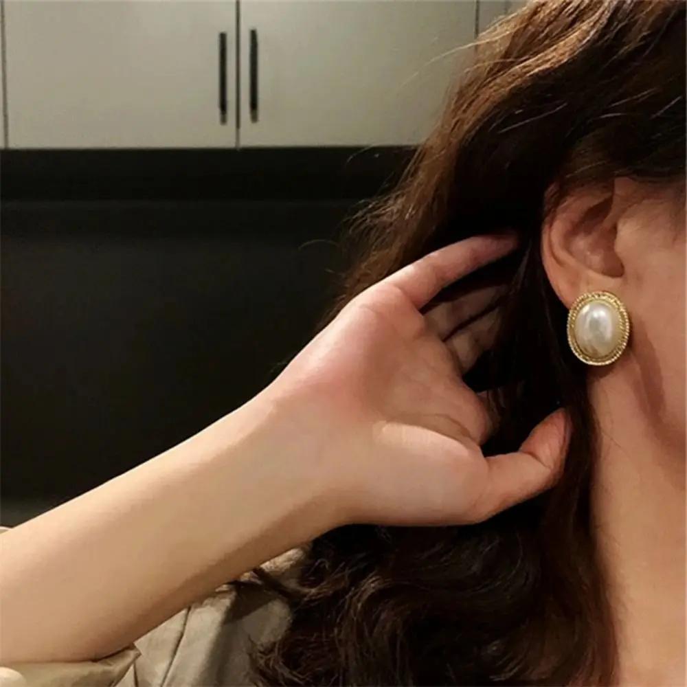 New Pearl Imitation Pearl Earrings Alloy Golden Irregular Square Earrings Retro Pearl Earrings Women