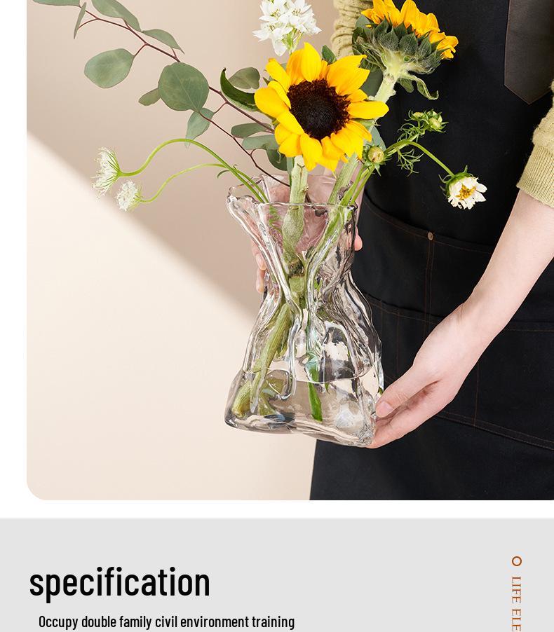 European Style Transparent Glass Vase for Creative Flower Arrangements - High-End Décor for Living Room or Desktop.