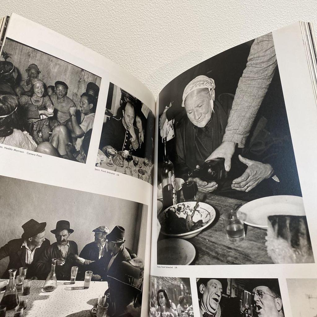 [USED] The 90s A family of Man (English book) 2-book set