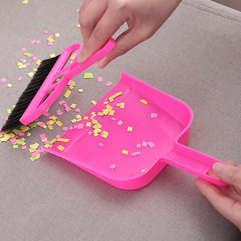 

Портативный ручной набор щеток для уборки с совком для зоотоваров, щетка с жесткой щетиной в режиме работы без подзарядки, настольный пылесос 1PC розы красного