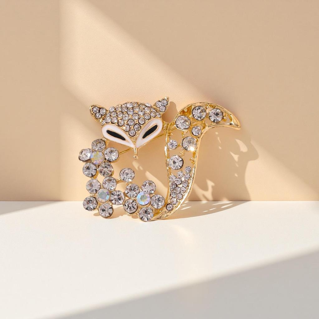 Elegant Little Fox Rhinestone Brooch – Stylish Alloy Pin for Clothing Accessories