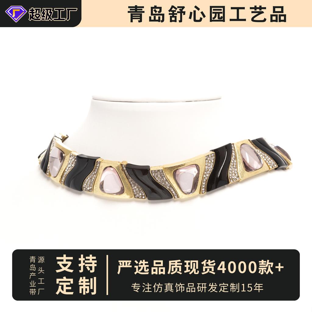 Retro High-End Niche Design Neck Chain Light Luxury New Sweater Chain Copper Alloy Gold-Plated Necklace