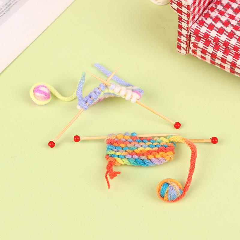 1:12 Puppenhaus Miniatur Pullover Strickwolle Strickwerkzeug Mini Simulation Stricknadel Pullover Puppe Strickszene Geschenke