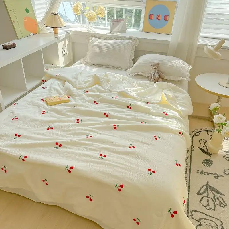 Black White Cartoon Crocodile Summer Quilt Kawaii Animals Print Thin Blanket Air-conditioning Quilted Quilt for Kids Boys Girls