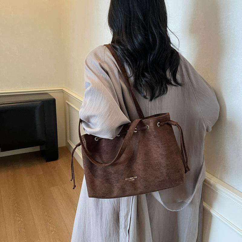 Large Capacity New Tote Bag 2025 Suede Casual Korean Version Ins Versatile Portable Shoulder Bag Fashion Trendy Light Luxury