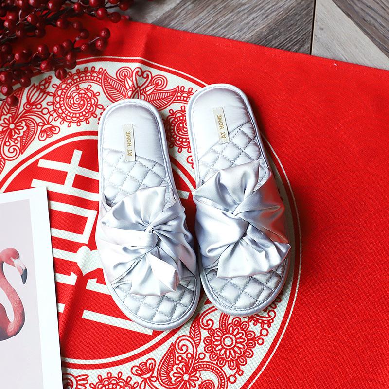 Four Seasons Wedding Slippers A Pair of Women's New Spring and Autumn Festive Red Silk Dowry Non-slip Home Slippers