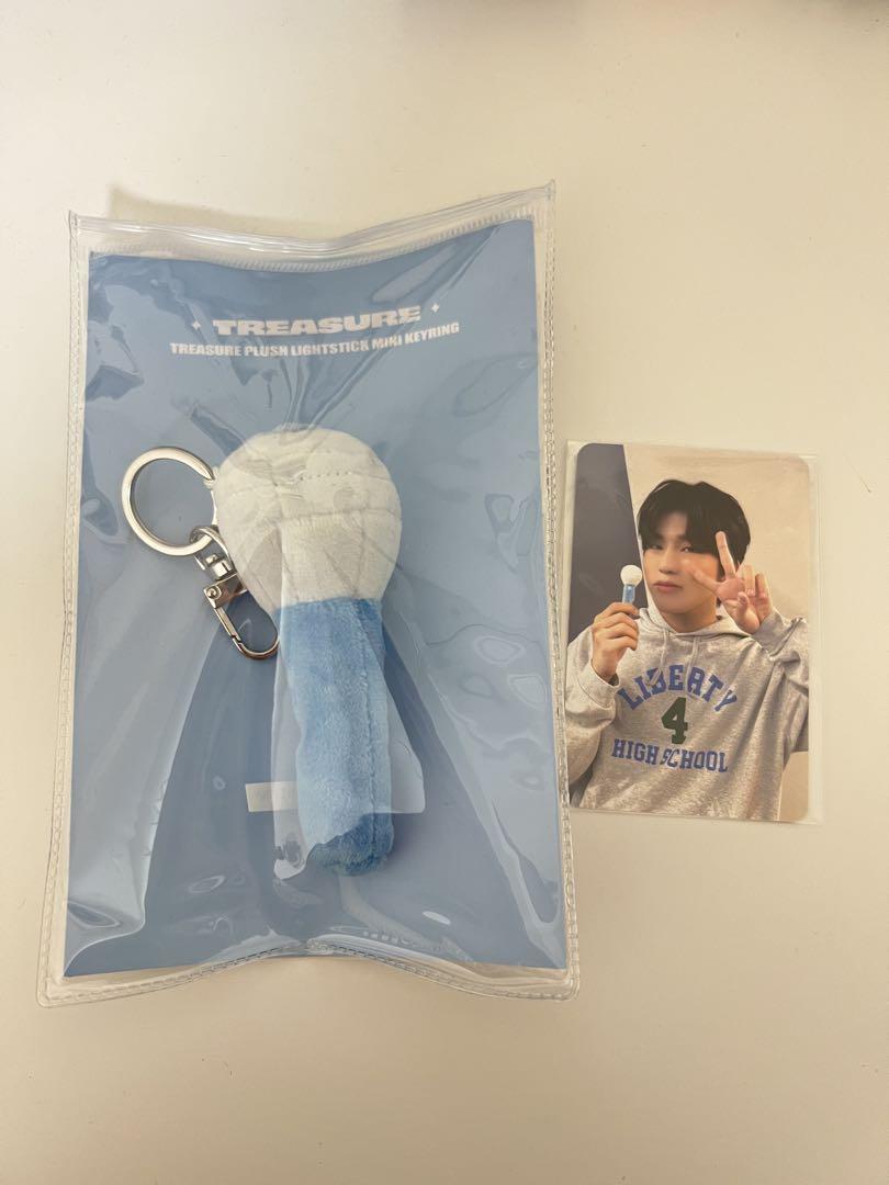 

[USED] TREASURE Penlight Keychain with Trading Card