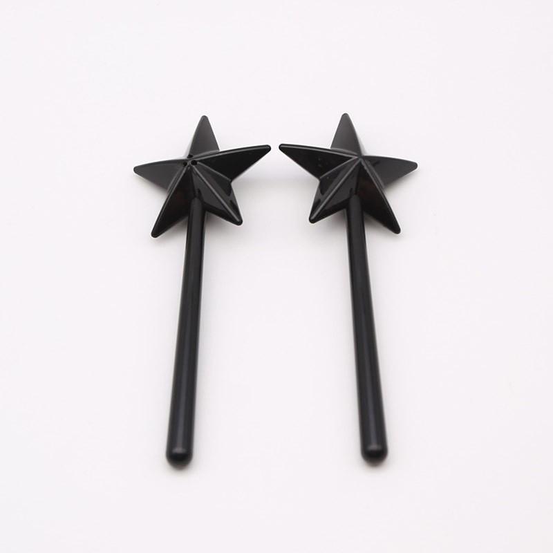 Star Salt Shakers Creative Long Hand Plastics Salt Pepper Magic Wands Seasoning Container Household