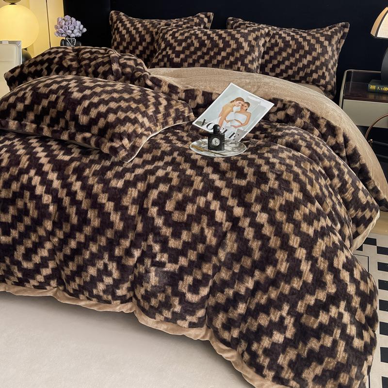 Retro Light Luxury Leopard Print Thickened Rabbit Plush Milk Plush Four-Piece Set A Maternal And Infant Grade Bed Sheet Quilt Cover Bed Hat
