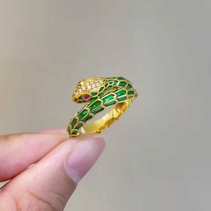 

Non Fading Ancient French Sand Gold Enamel Snake Ring, Women s Light Luxury Temperament, High-end Feeling, Open Mouth Eating Ring adjustable open end