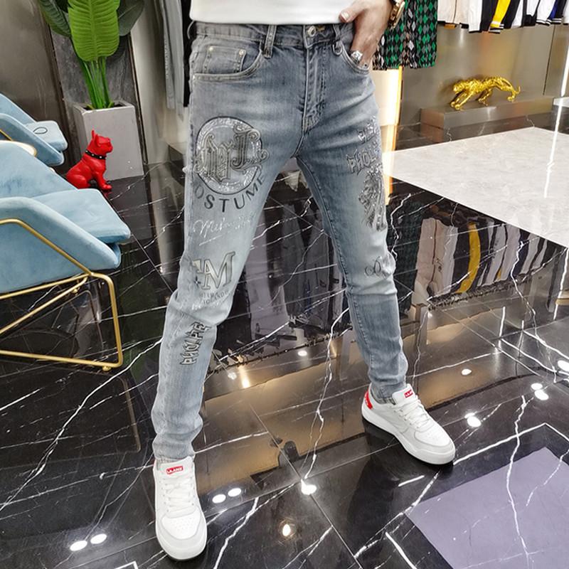 Frühling und Sommer Stretch-Jeans für Herren, schwere Stickerei, heißes Bohren, bedruckt, Modemarke, hübsch, lässig, schmale Passform, knöchelfest