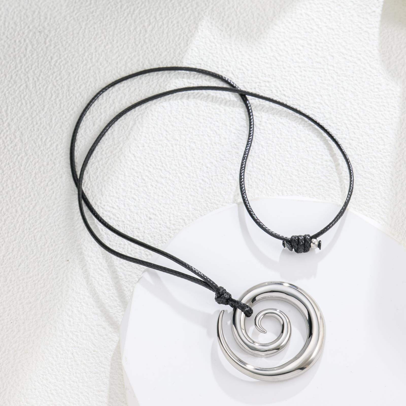 

Stylish Personality Simple Plated 18K Gold Stainless Steel Wax Rope Same Curved Pipe Necklace