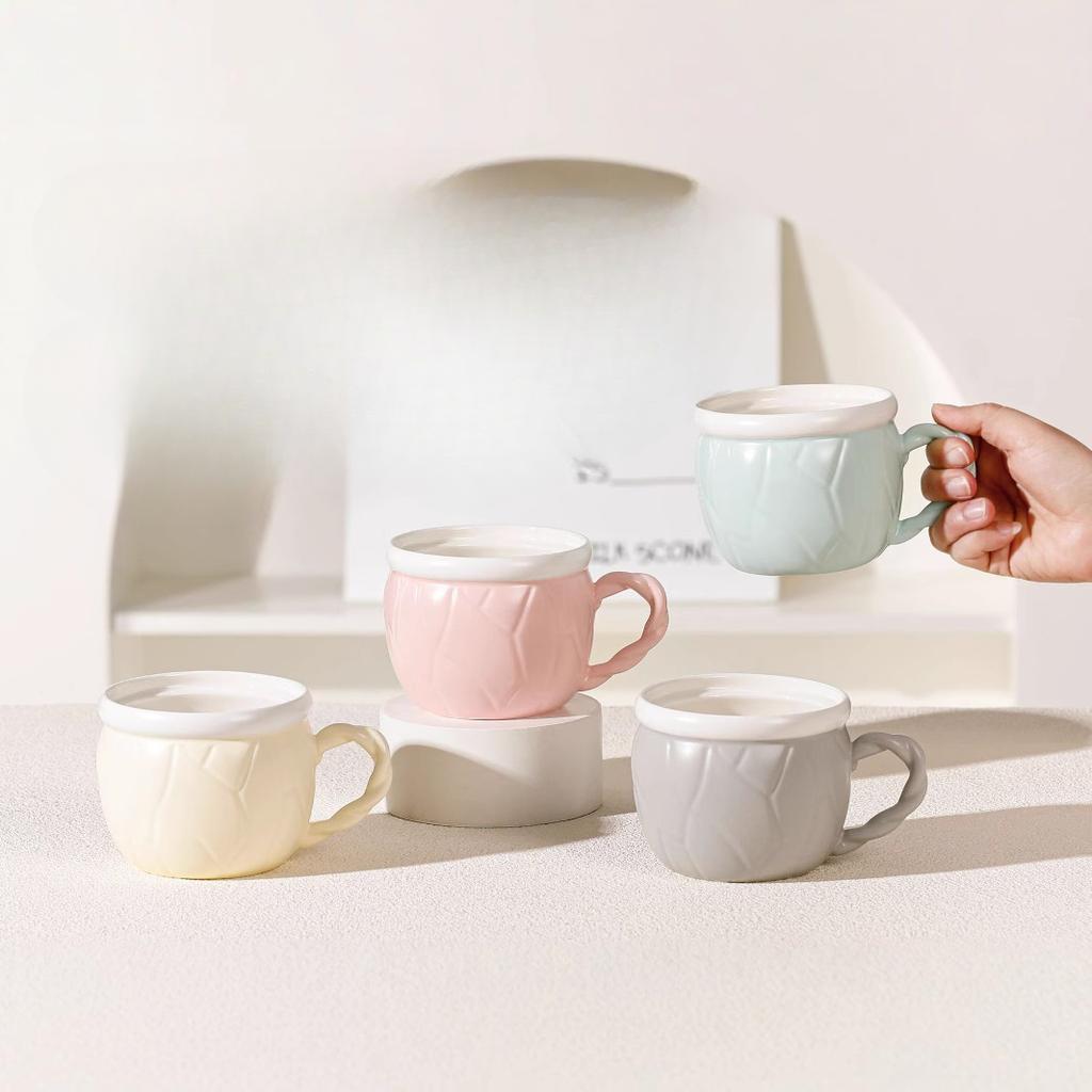 Creative and Personalized Cute Strawberry Hand Painted Underglaze Ribbon Cover Spoon Ceramic Cup High Value Large Capacity Mug Gift