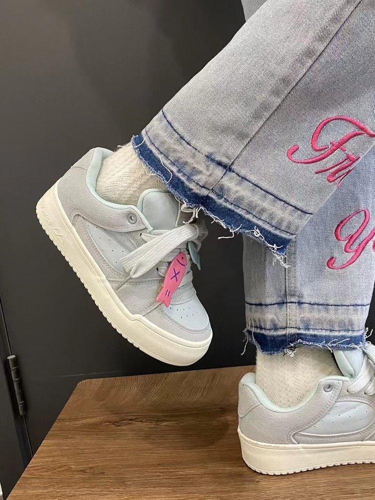 Guochao niche original small fish bread shoes women's 2026 spring new thick-soled leather surface white shoes board shoes