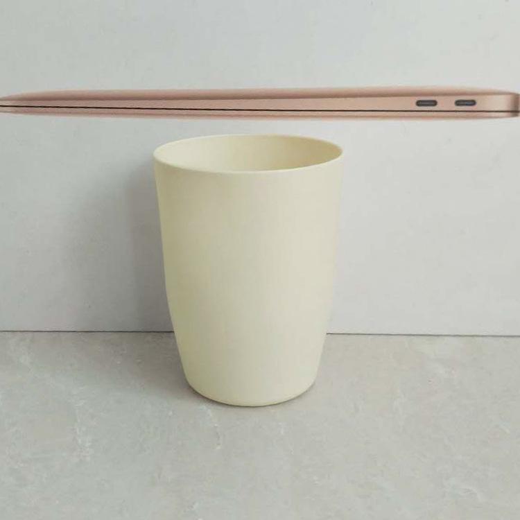 Simple, Stylish Solid Color Toothbrush and Mouthwash Cup Set