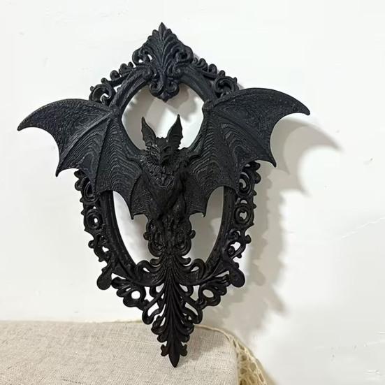 Gothic Style Wall Ornament 3D Printed Bat Hanging Decor, Vintage Frame Art, Creative Theme Decor Dark Sculpture for Halloween Home Living Room Bedroom