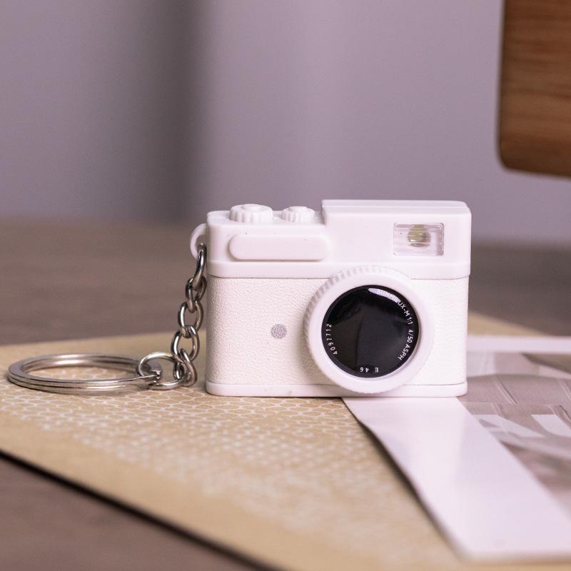 Luminous Camera Necklace: Trendy Unisex Hip Hop Retro Flash Pendant with Sound Charm Camera Only, No Buckle