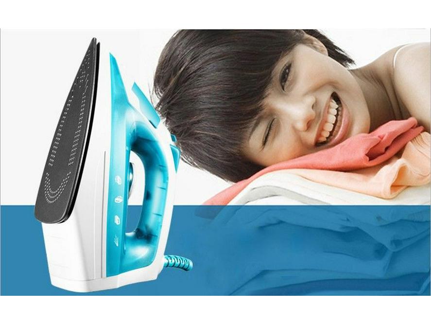 Dual-Use Electric Iron & Mini Garment Steamer for Dry/Wet Ironing