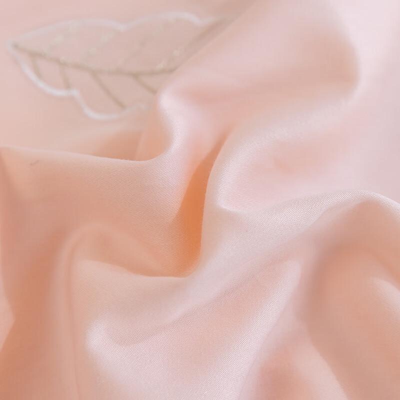 Louy Caro Embroidered Silk Quilt LK8514