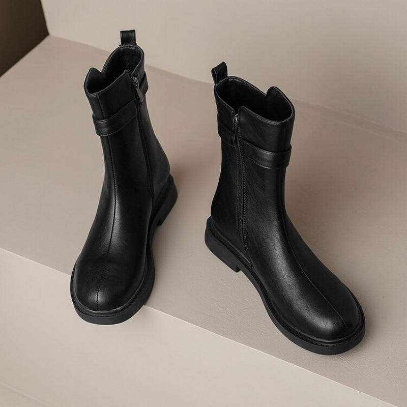 

Осень и зима корейская версия рыцарских сапог женские на толстой подошве нескользящие женские сапоги круглый носок низкий каблук большой размер кожаные сапоги новые средние 39 чёрный