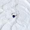 Серебряное кольцо с натуральным сапфиром 3.873ct, фианитами, вес изделия 2,44 гр (2162513)