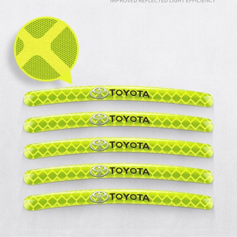 Car Wheel Tire Rim Hub Reflective Luminous Emblem Sticker Car Styling for Toyota TRD GR Gazoo Racing Corolla Yaris Chr Auris Rav4 Prius Prado Avensis