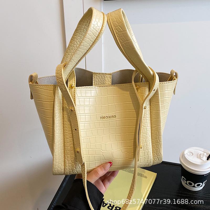 Korean Version of High-end Niche Fashion Portable Commuter Bag Women's 2025 Summer New Crocodile Pattern Crossbody Bucket Bag