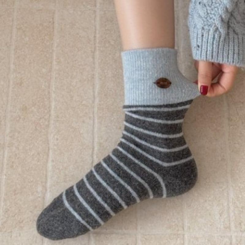 Women's Autumn and Winter Thickened Warm Button Striped Splicing Wool Boneless Tube Pile Socks