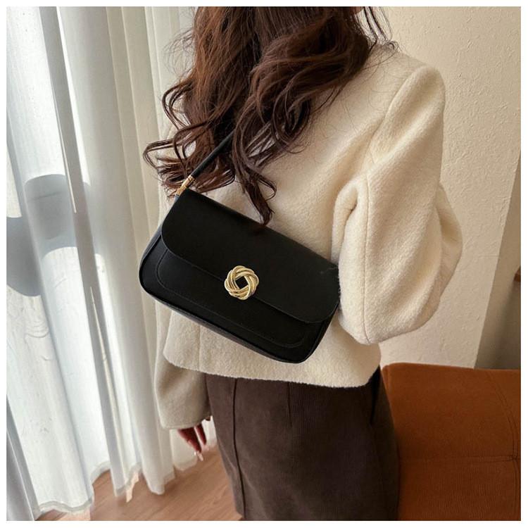Small Retro Shoulder Bag 2023 Winter New Fashion Street Style Crossbody Bag