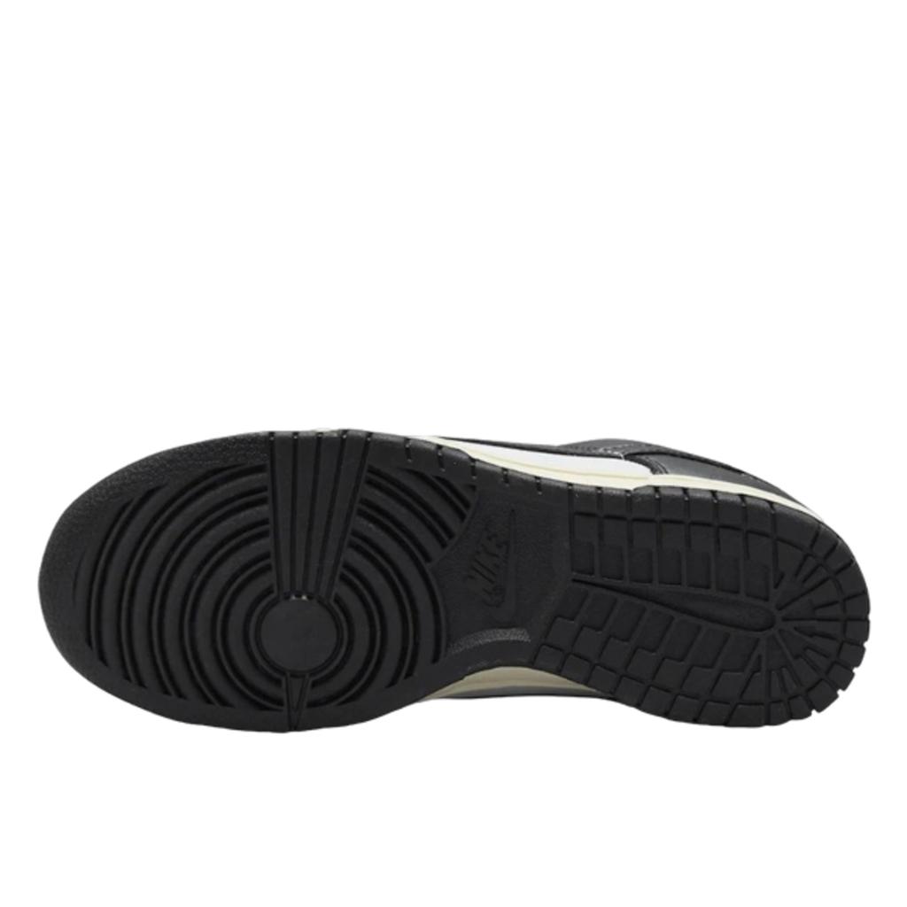 Nike Dunk Low Vintage Panda