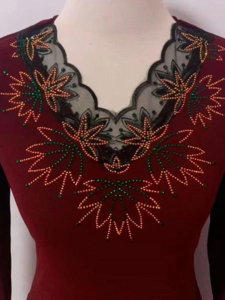 Elegant V-Neck Embroidered Lace Top with Rhinestones - Age-Reducing, Tummy Concealing, and Warm for Autumn & Winter.