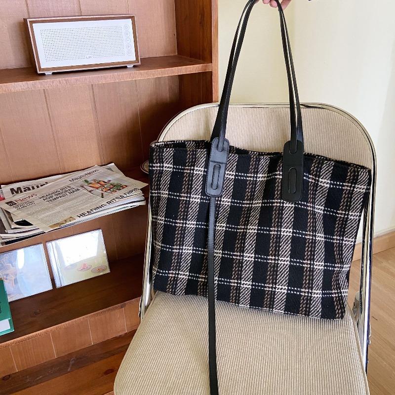 111 large-capacity women's shoulder commuting tote bag personalized large bag urban simple retro women's bag