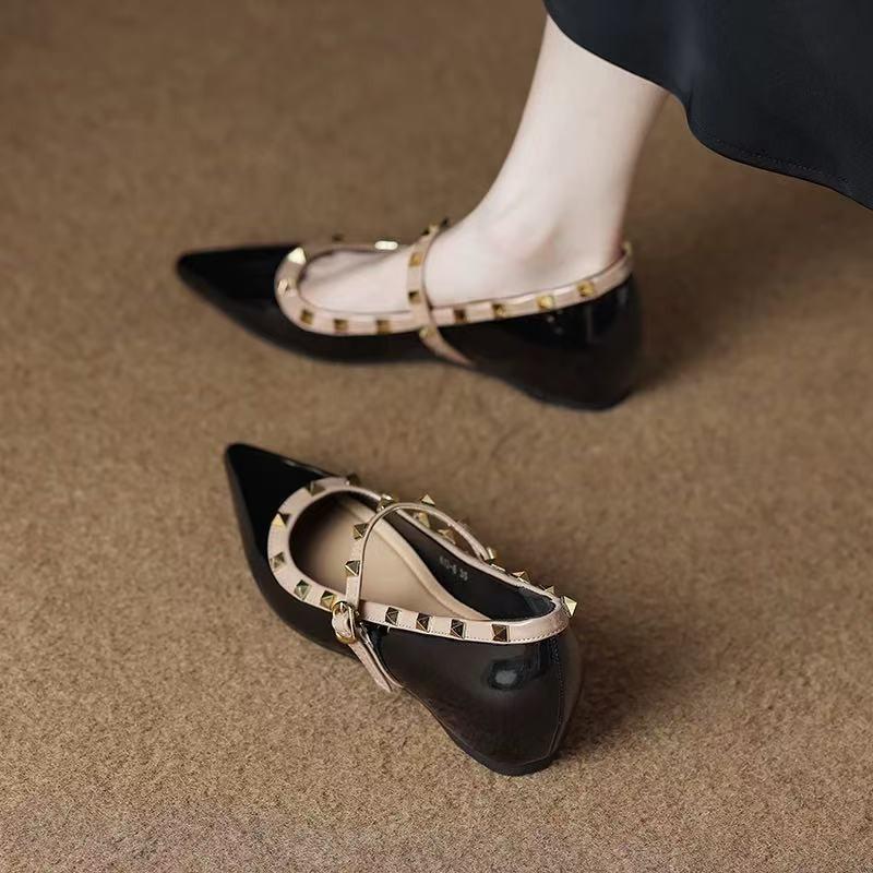 Riveted Flats Summer New Fashion Pointed Toe Patent Leather Slip Strap Soft Sole Non-Slip Wear-Resistant Single Shoes