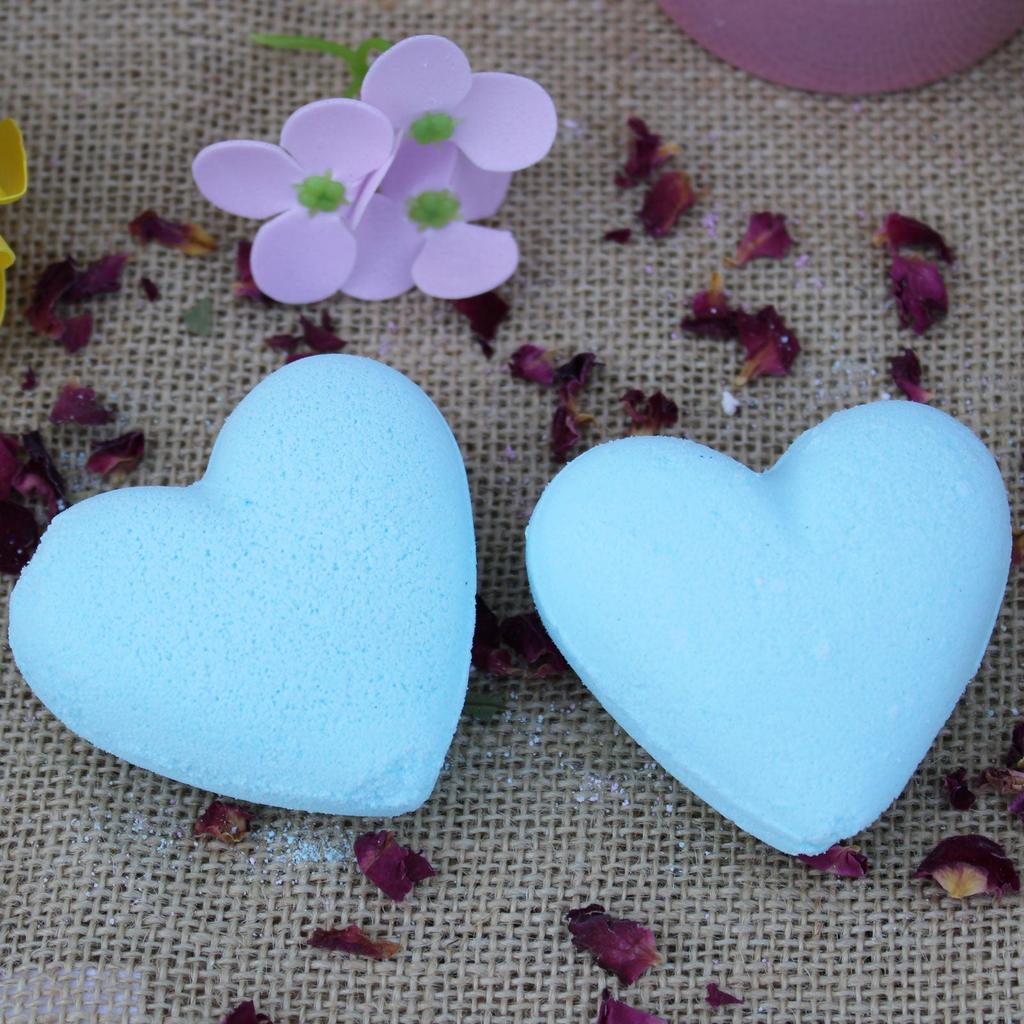 4x Bath Bomb Heart-Shaped Baby Powder Scented 70g