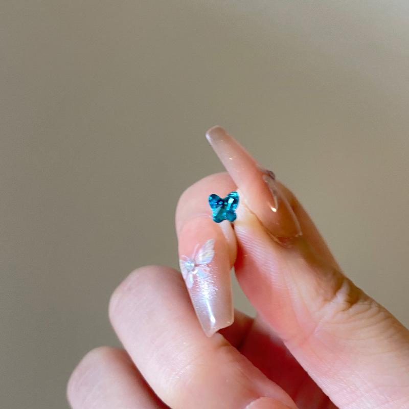 Color Butterfly Love Crystal Earbone Stud Women'S Mini Is Small And Exquisite And Versatile, No Need To Take Off Earrings And Earrings When Sleeping.