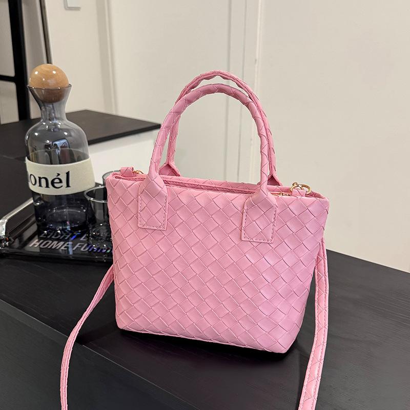 Retro Large-capacity Single-shoulder Boston Bag with Elegant Handbag Design