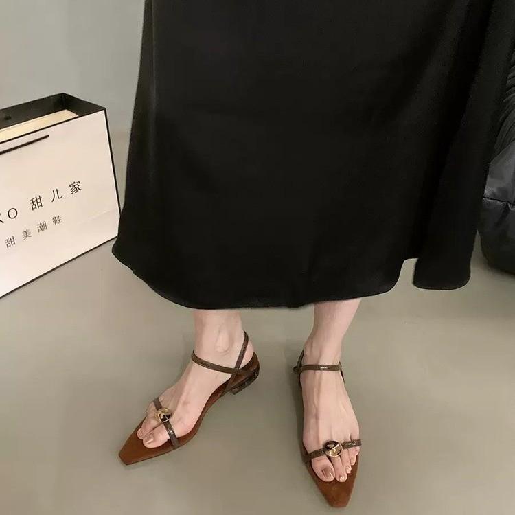Design Sense Niche Pointed Flat Sandals Women's Shoes Summer 2025 New French Temperament Black Roman Shoes Women
