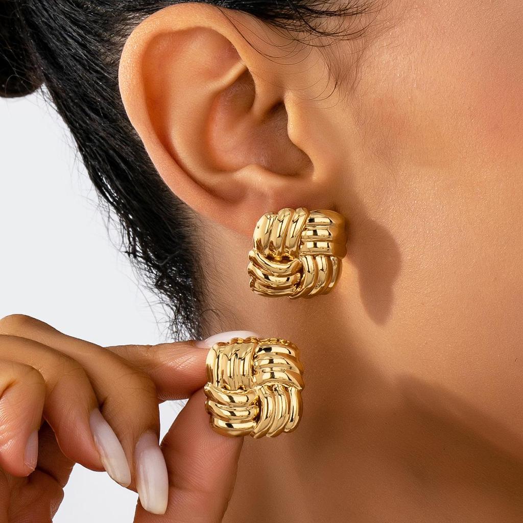 Minimalist Geometric Square Stud Earrings: Versatile European & American Design for Women