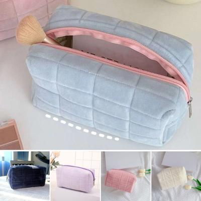 Plush Makeup Bag Travel Cosmetic Storage Bag Portable Zippered Cosmetic Organizer