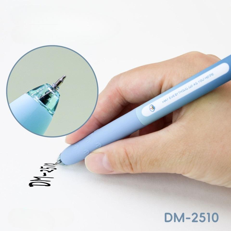12Pcs Cute Cartoon Penguin Ballpoint Pen 0.5mm Quick Drying Black Gel Pen Creative Writing Pen Student School Office Supplies