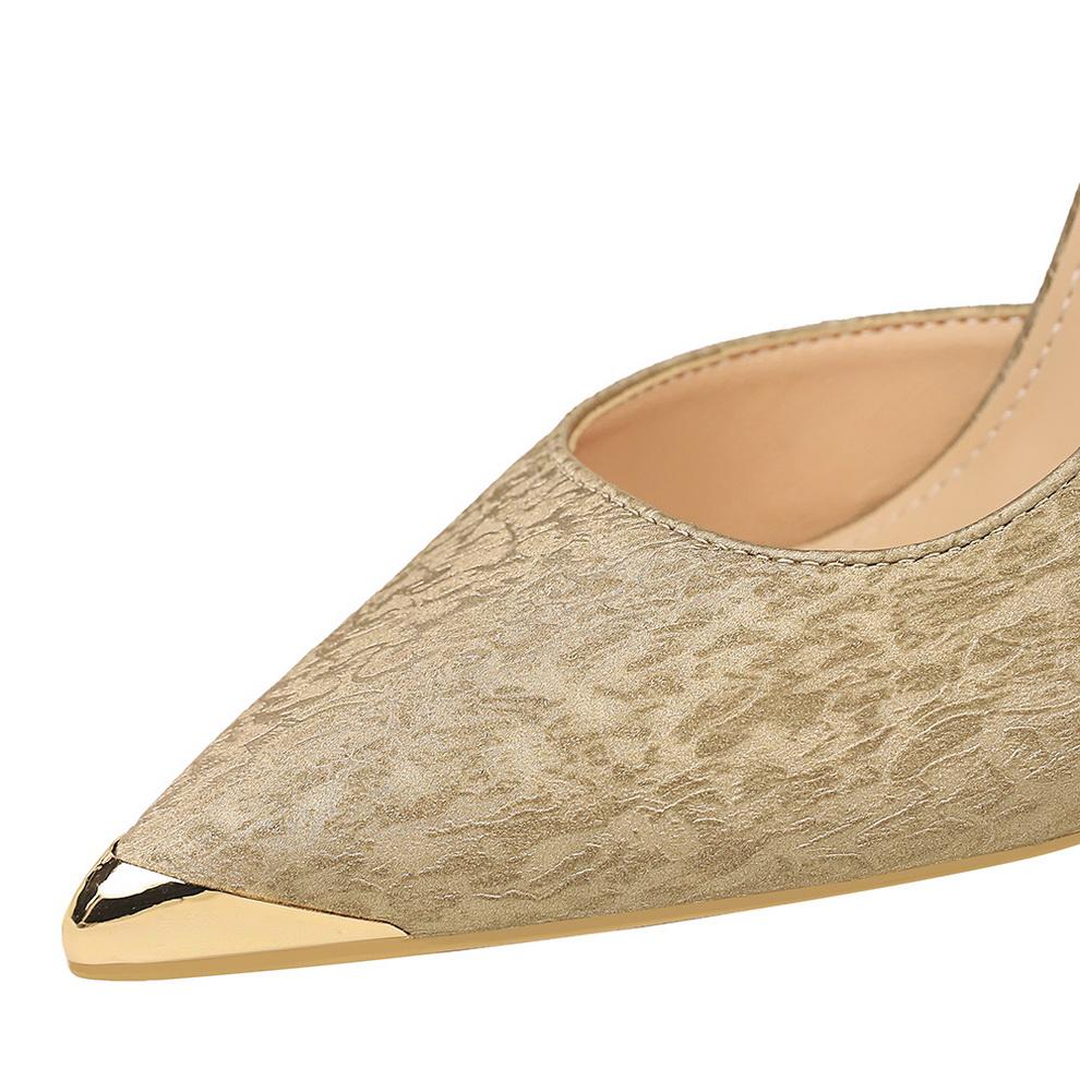 Spitze, spitz zulaufende, flache, ausgehöhlte High Heels für Damen, dünne Absätze, dekorative Metallsilberschuhe