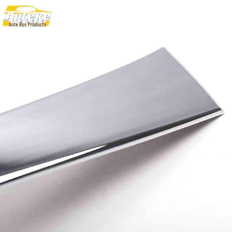 Venucia T70 Ozdobná lišta obočí zadního světla - Elektrogalvanizovaná dekorativní nášivka pro vnější část kufru