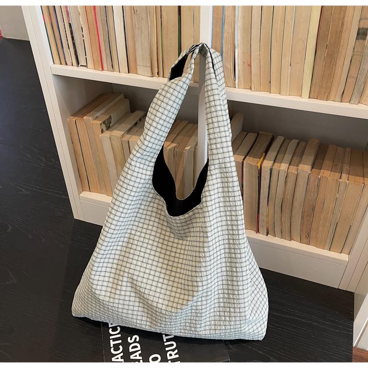 Summer Plaid Large-Capacity Women's Tote Bag - Lightweight, Artistic, Versatile Handbag for Daily Commute