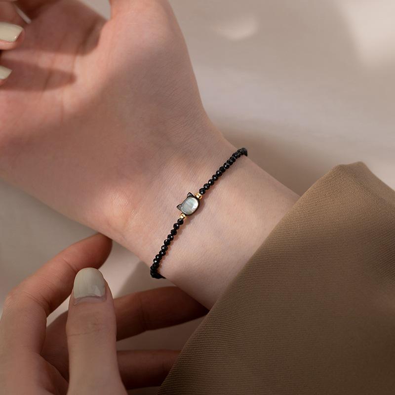 

Регулируемый роскошный браслет из черной шпинели с кристаллами и ракушкой в виде котенка