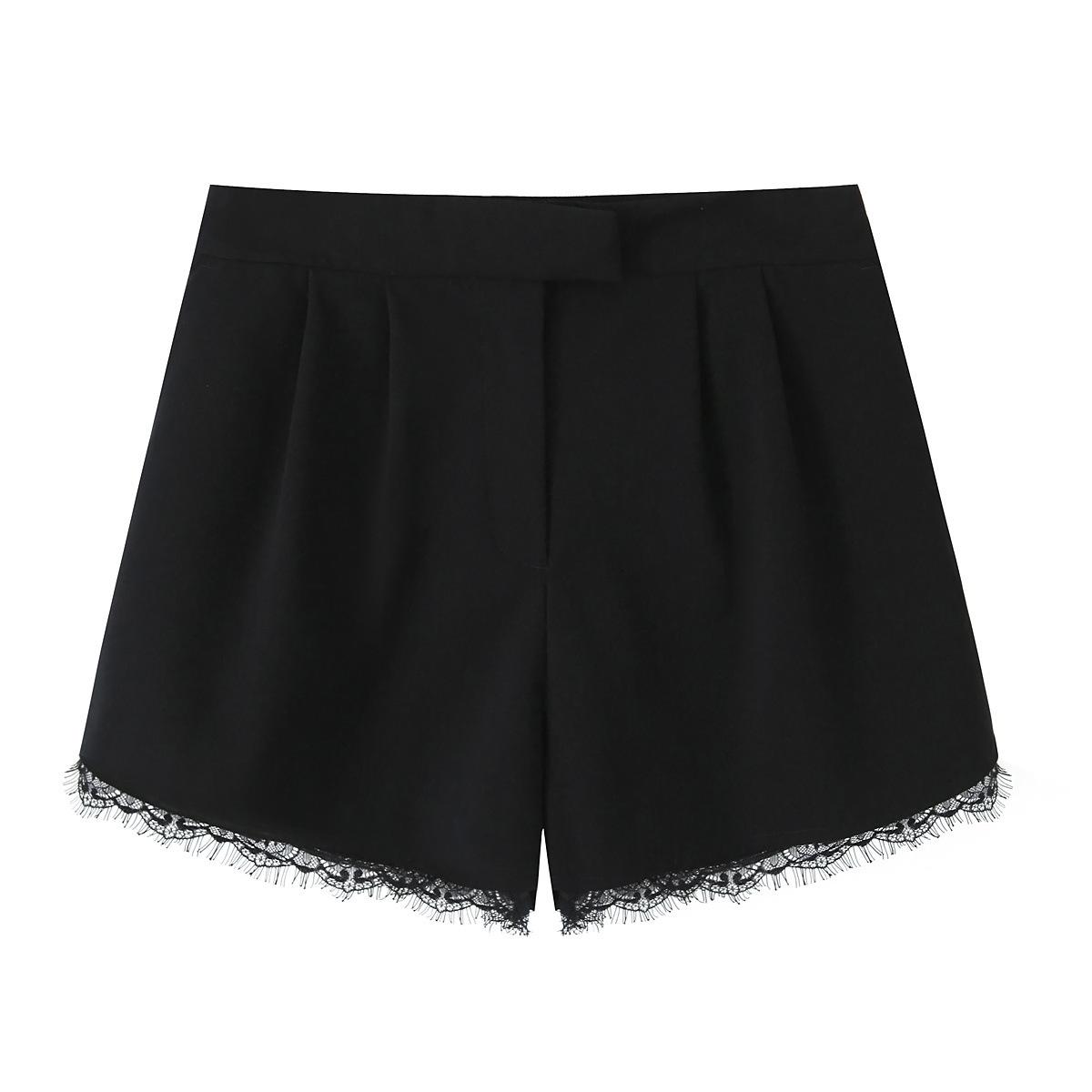 Женский костюм с кружевной аппликацией: Элегантный комплект: короткая куртка и шорты XS