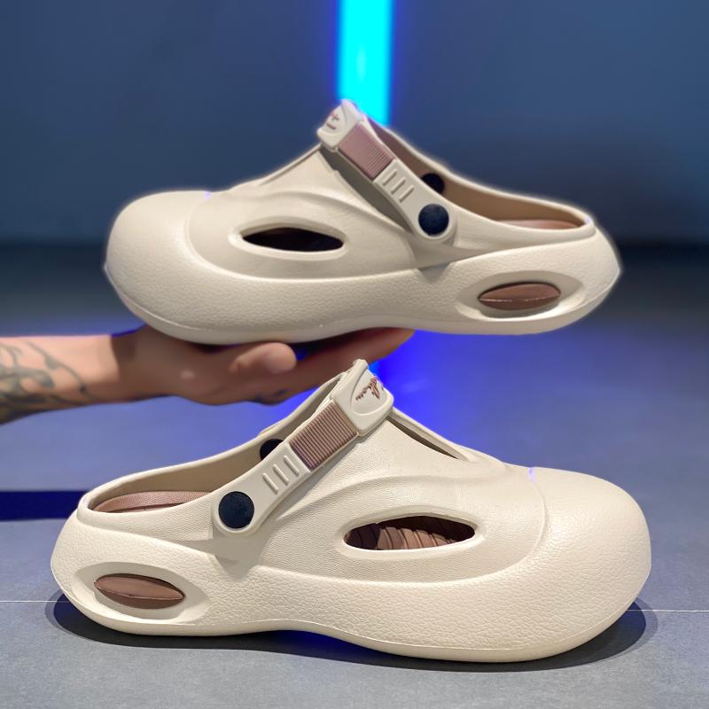 38-45 Men's Plus Size Simple and Fashionable Indoor Toe Slippers Outdoor Beach Shoes Perforated Shoes