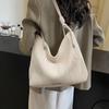 2025 New Autumn Winter Women's Bag Fashion Versatile Crossbody Bag Light Luxury High-end Feel Single Shoulder Commuter Underarm Bag