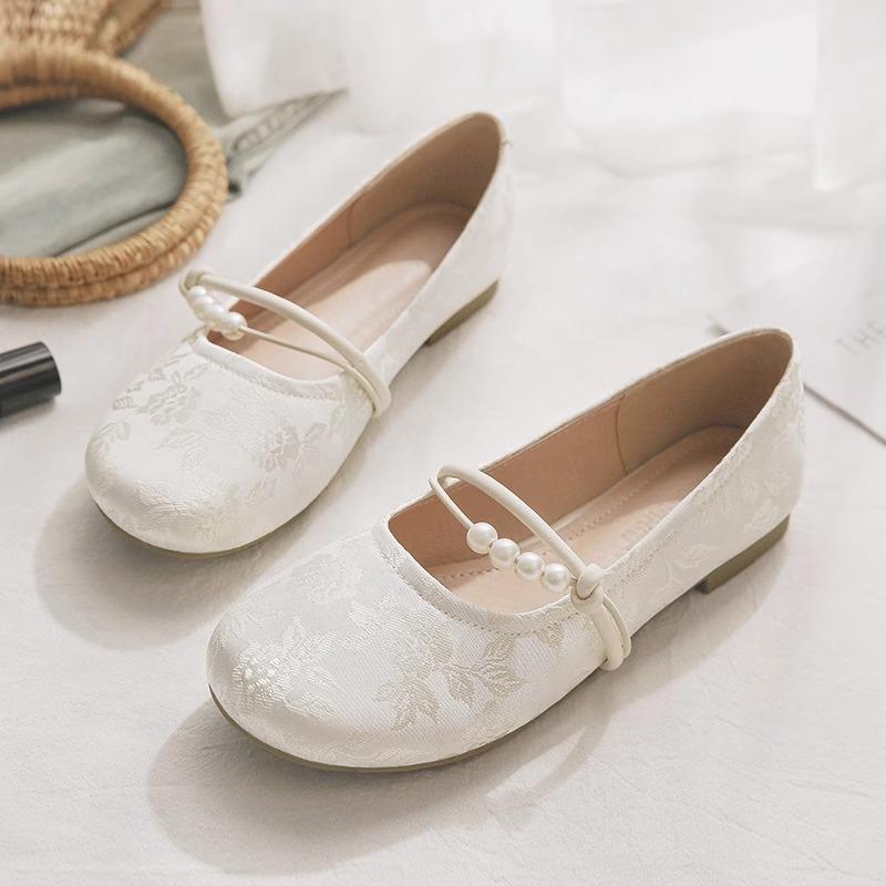 Fashion Chinese Mary Jane Shoes Women 2025 Spring New Flat-Bottomed Comfortable Sandals Pearl Word With Shallow Mouth Single Shoes Women